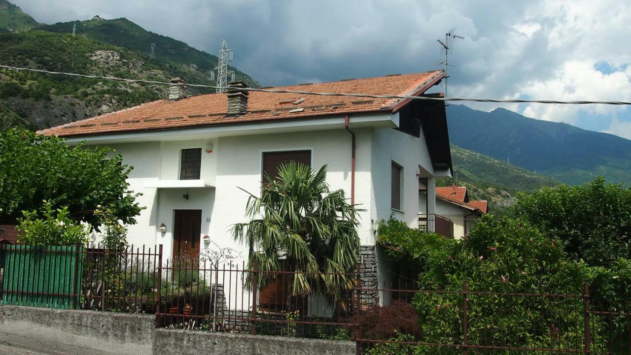 La Casa Dei Nonni Lägenhet Bussoleno Exteriör bild