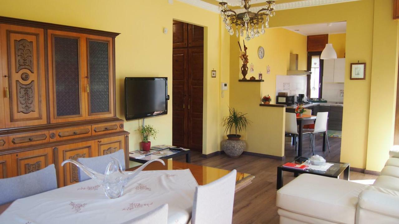 La Casa Dei Nonni Lägenhet Bussoleno Exteriör bild